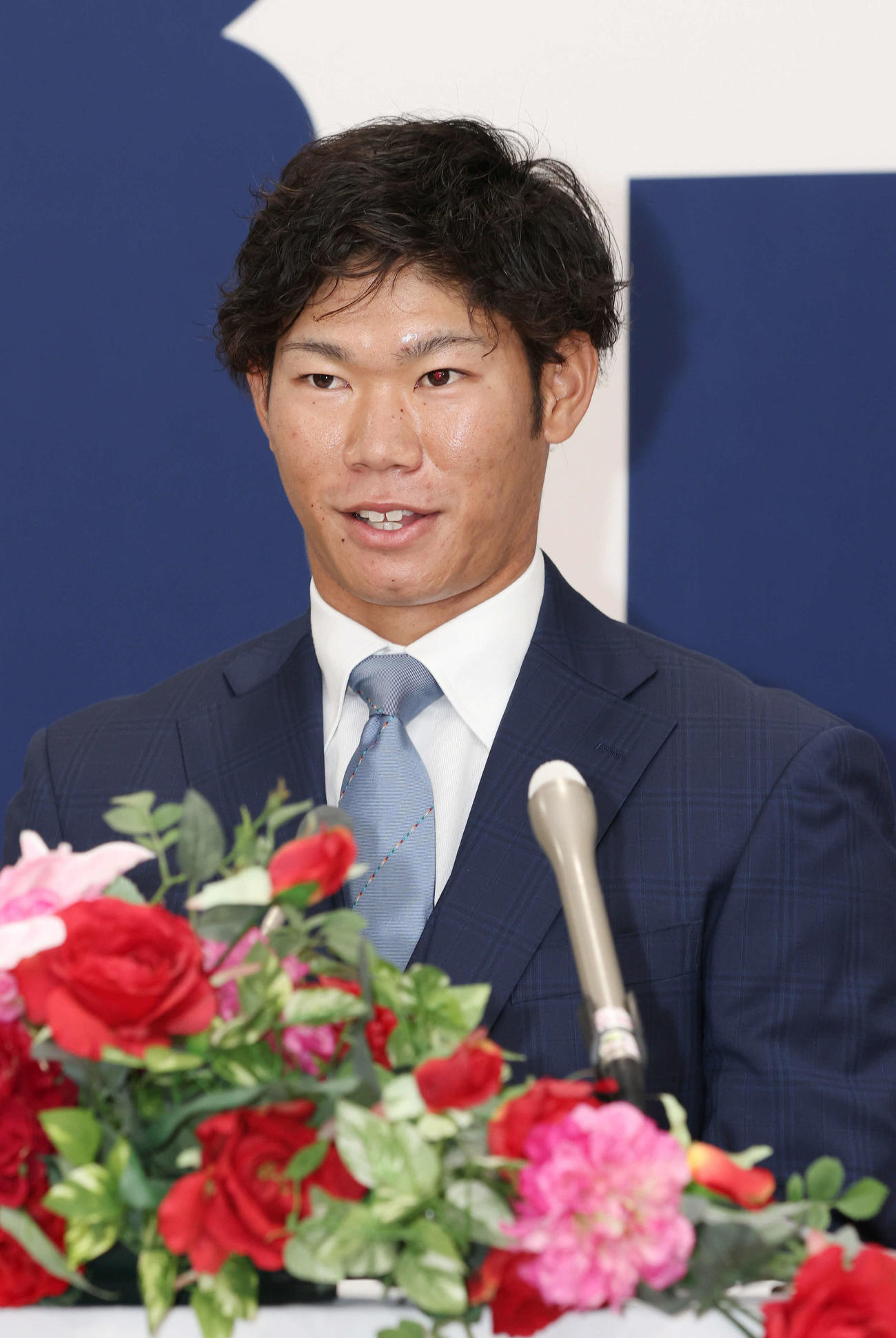 契約を更改した広島坂倉。来季は捕手一本で勝負（撮影・加藤孝規）