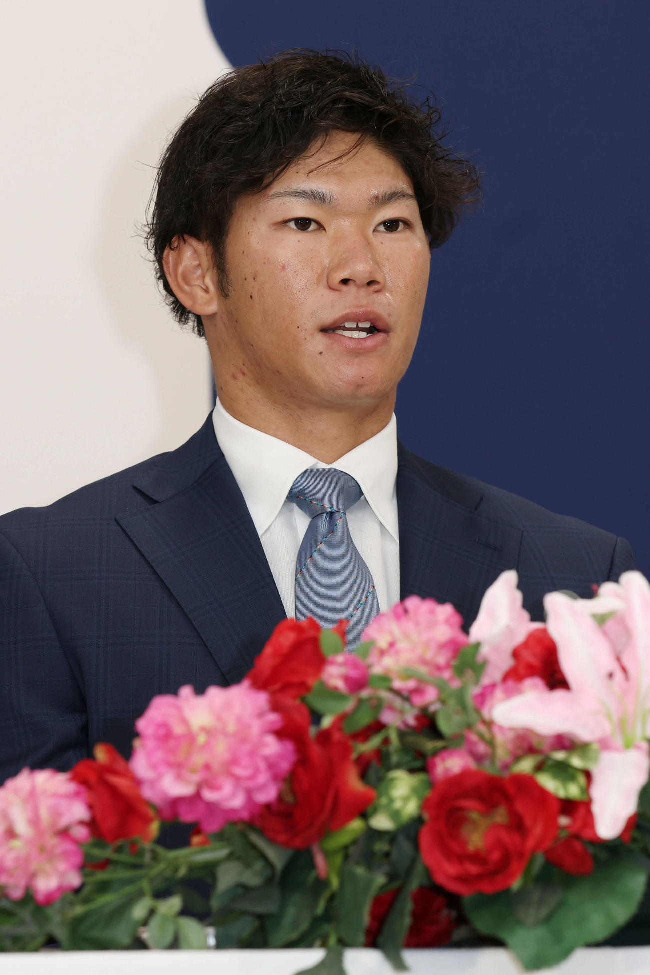 契約を更改した広島坂倉。来季は捕手一本で勝負（撮影・加藤孝規）