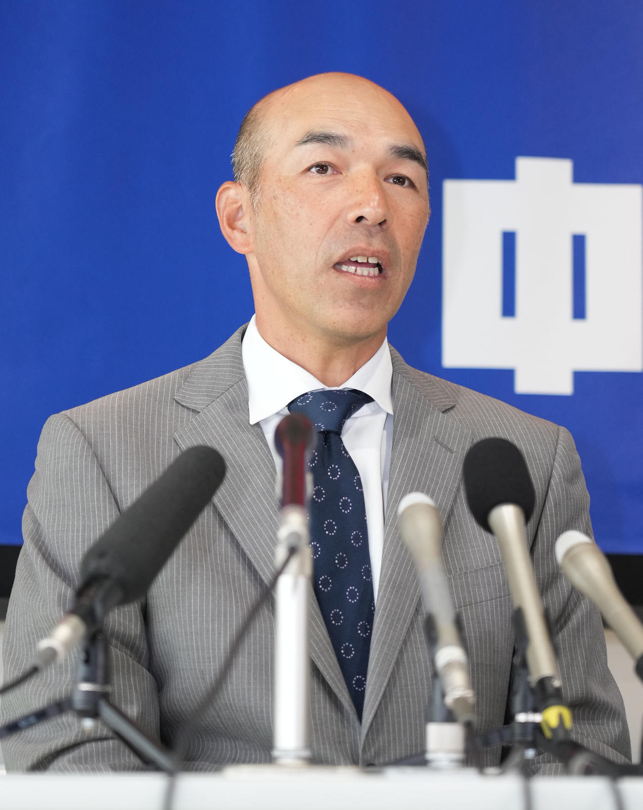 中日ドラゴンズ打撃コーチに就任が決まり会見する和田（撮影・森本幸一）