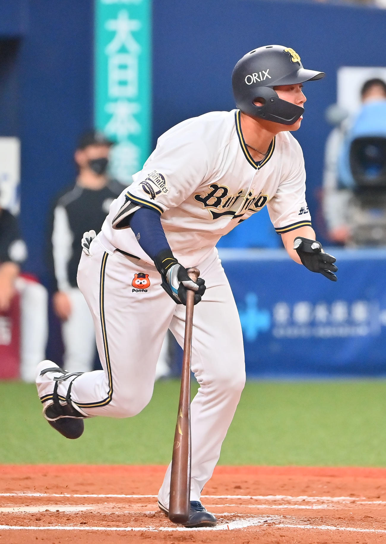 オリックス対ロッテ　11回裏オリックス無死、右前打を放つ来田（撮影・和賀正仁）