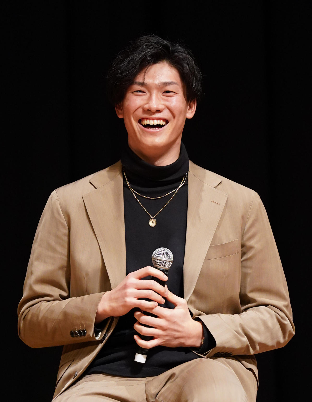 地元中学生らを対象に講演会を行う湯浅（撮影・森本幸一）
