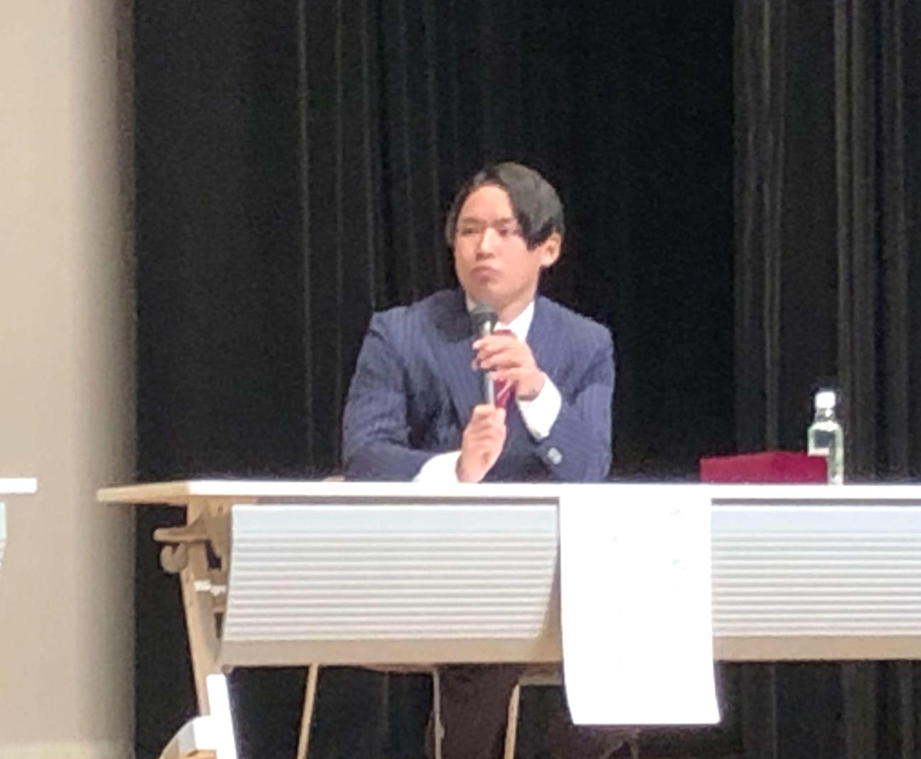 トークショーに登壇した西武水上（撮影・上田悠太）