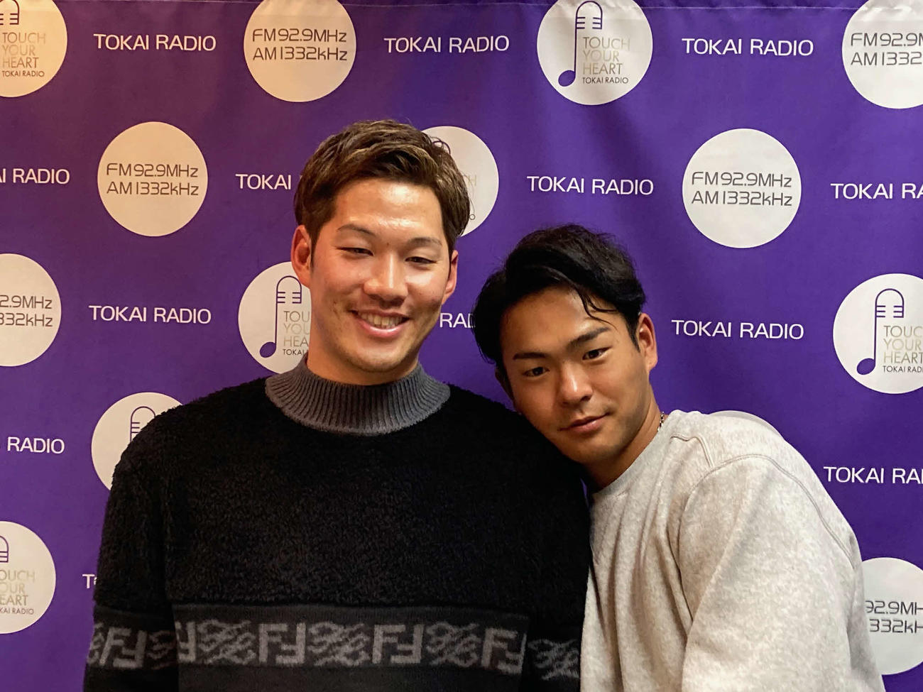 地元の東海ラジオにそろって出演した中日土田（右）とDeNA京田