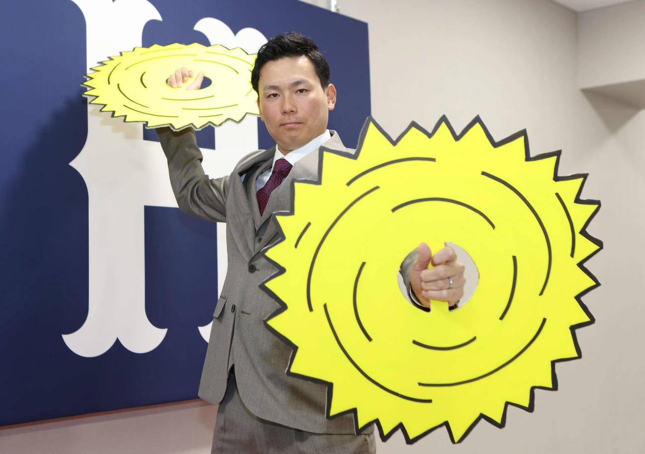 推定9500万円で契約更改した広島栗林。広島の「クリリン」栗林は必殺技で来季も打者を打ち取っていく（撮影・加藤孝規）