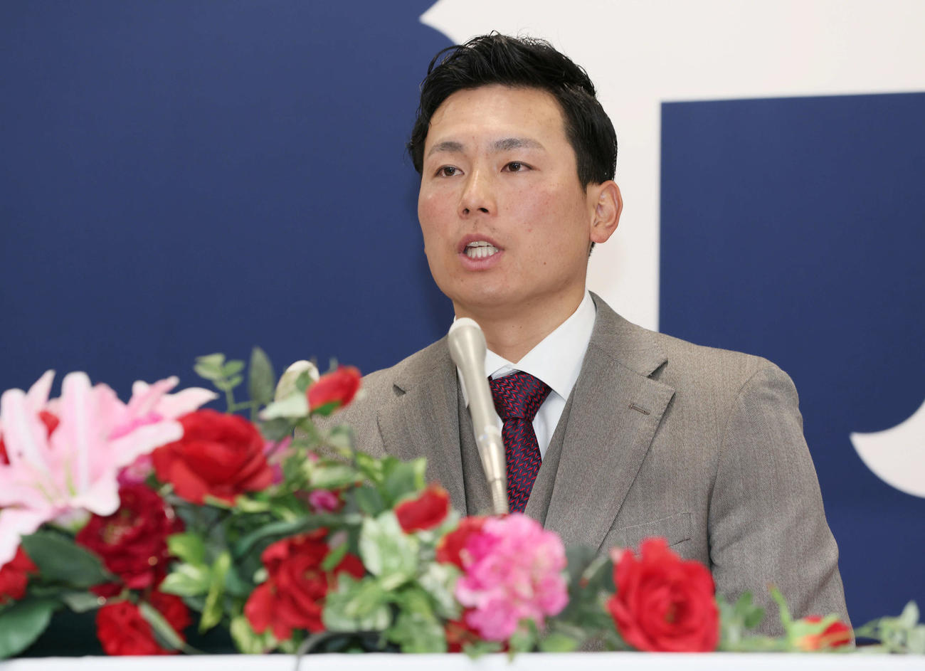 推定9500万円で契約更改した広島栗林（撮影・加藤孝規）