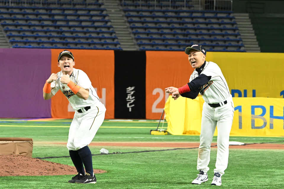 リアル野球BANの収録に参加した杉谷氏（左）とゴルゴ松本（提供写真）