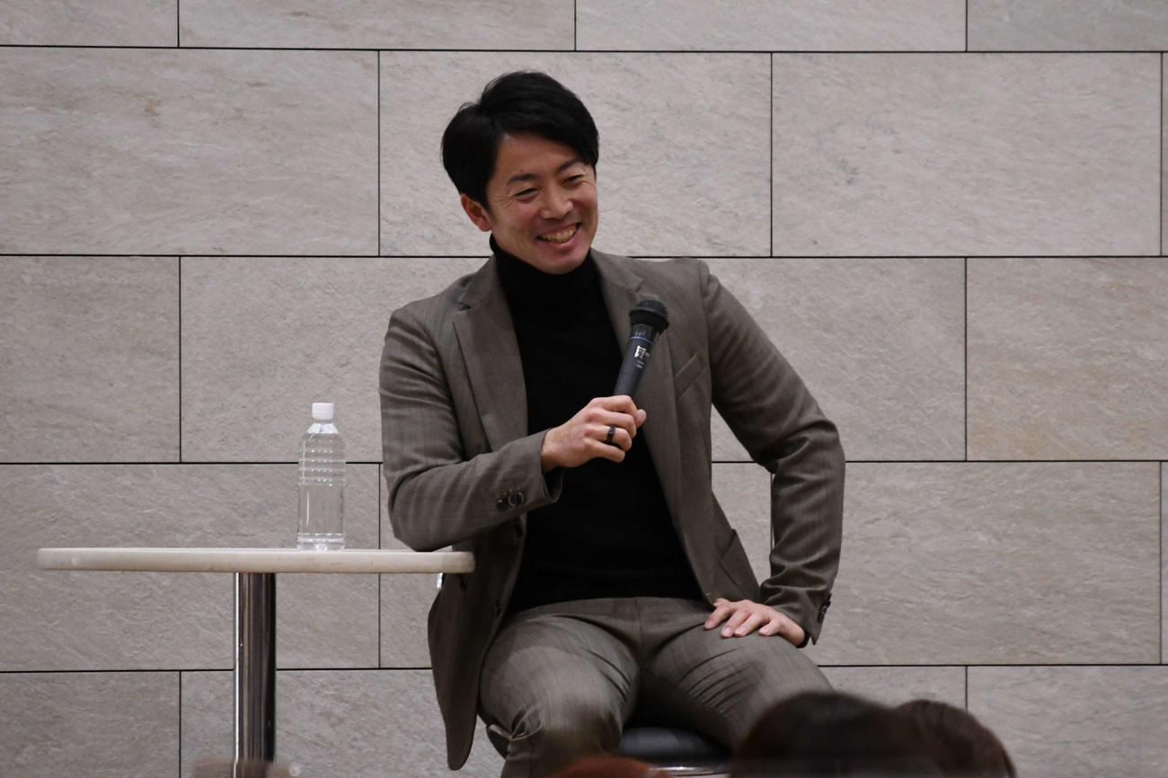 トークショーに参加した日本ハム谷内（撮影・石井翔太）