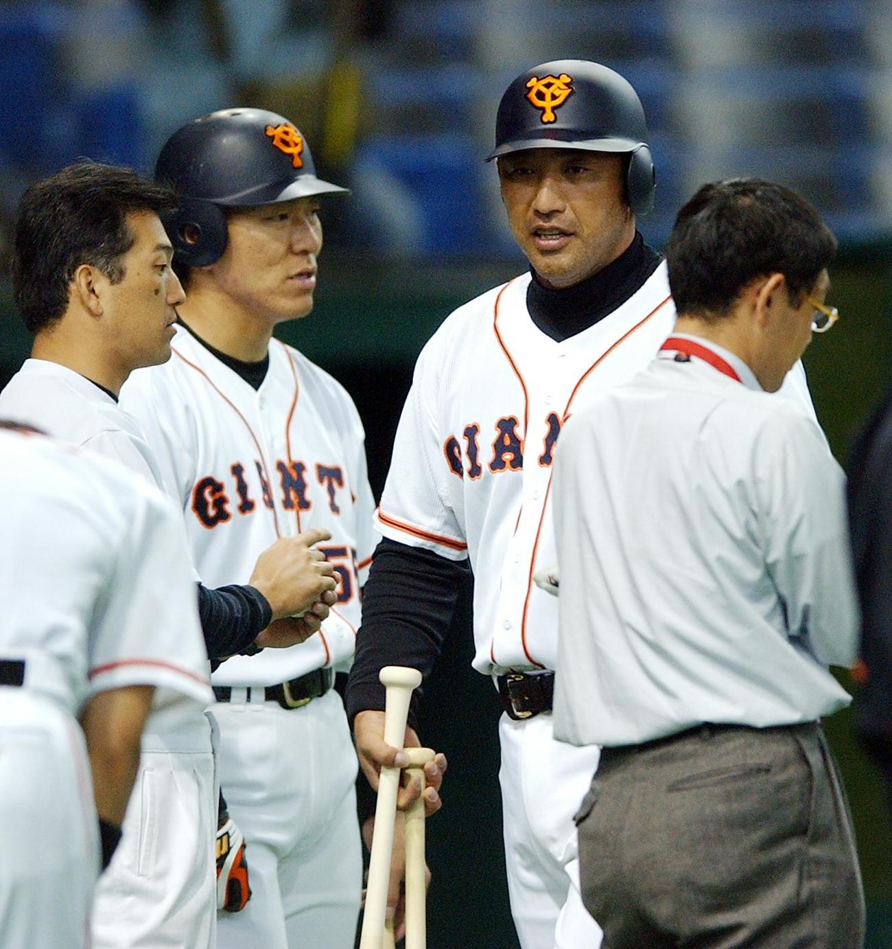 練習を行う清原和博（右）と松井秀喜（02年10月23日撮影）