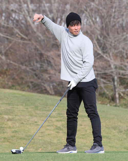 ティーショット前の日本ハム井口
