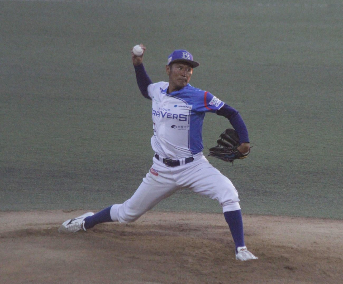 兵庫で力投する久保（2022年9月撮影）