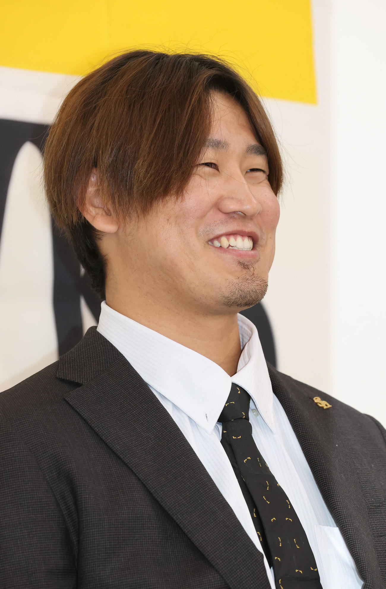 契約更改を終えた杉山一樹は笑顔（撮影・梅根麻紀）