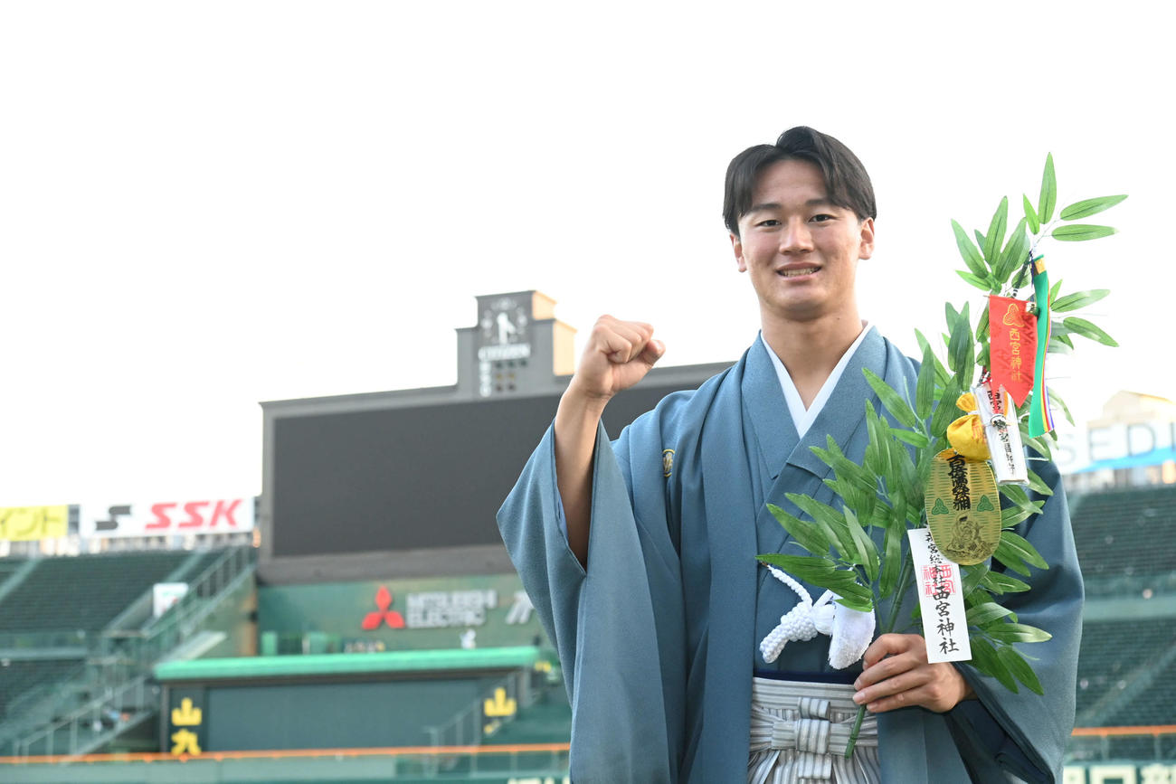 十日戎（とおかえびす）のポスターモデルに選ばれた阪神森木