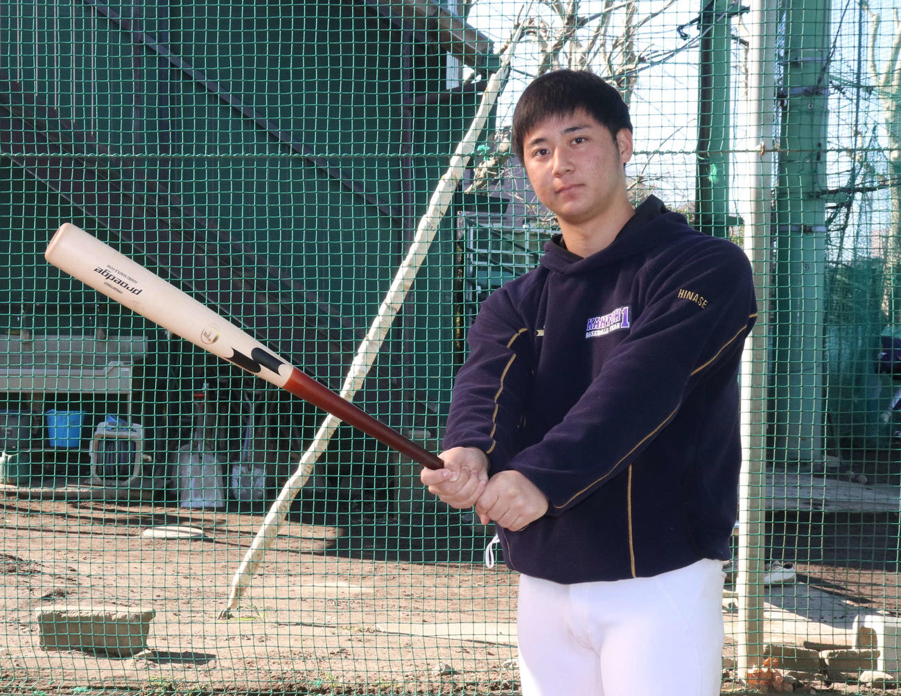 高校最後の練習を行った阪神ドラフト3位の井坪（撮影・星夏穂）