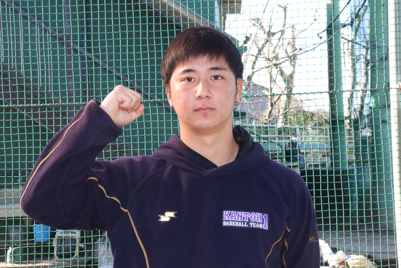 高校最後の練習を行った阪神ドラフト3位の井坪（撮影・星夏穂）