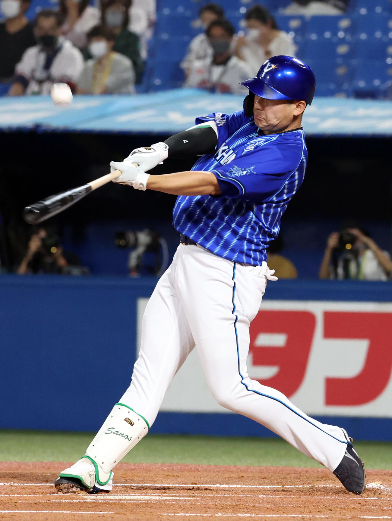 DeNA佐野の打撃フォーム（撮影・狩俣裕三）