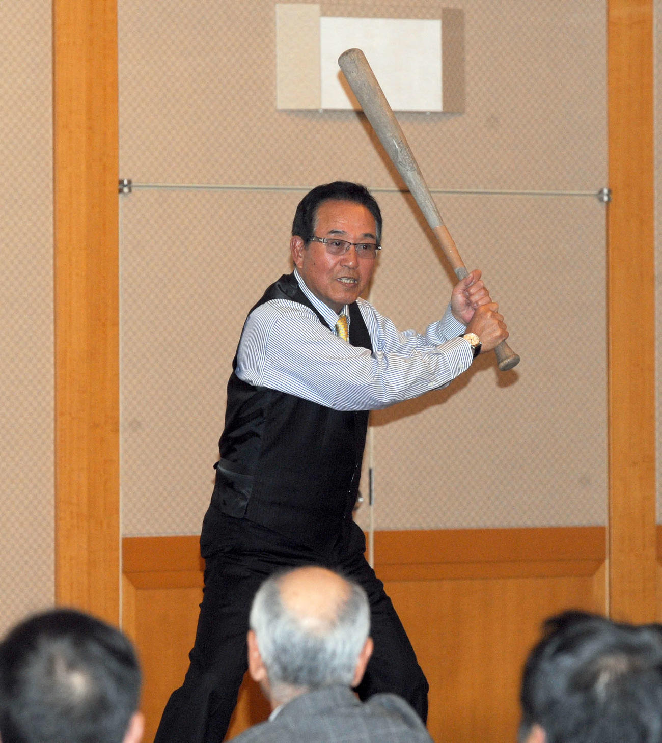 打撃技術の説明をする内田氏(2020年1月26日)