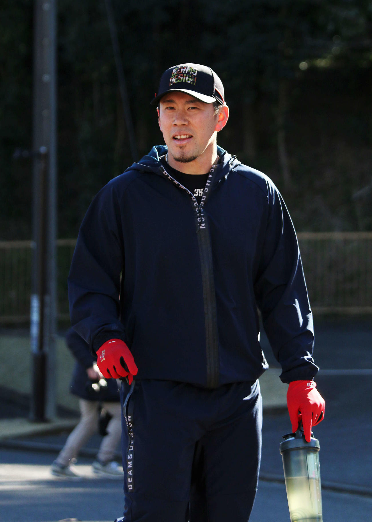 千葉・鎌ケ谷の球団施設で年明け一番乗りで自主トレを行った日本ハム西村（撮影・木下大輔）