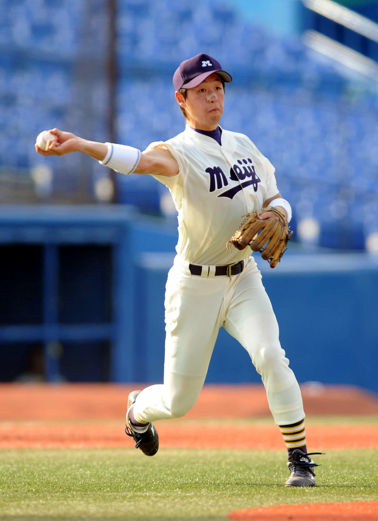 10年4月、東大戦に出場する明大・阿部