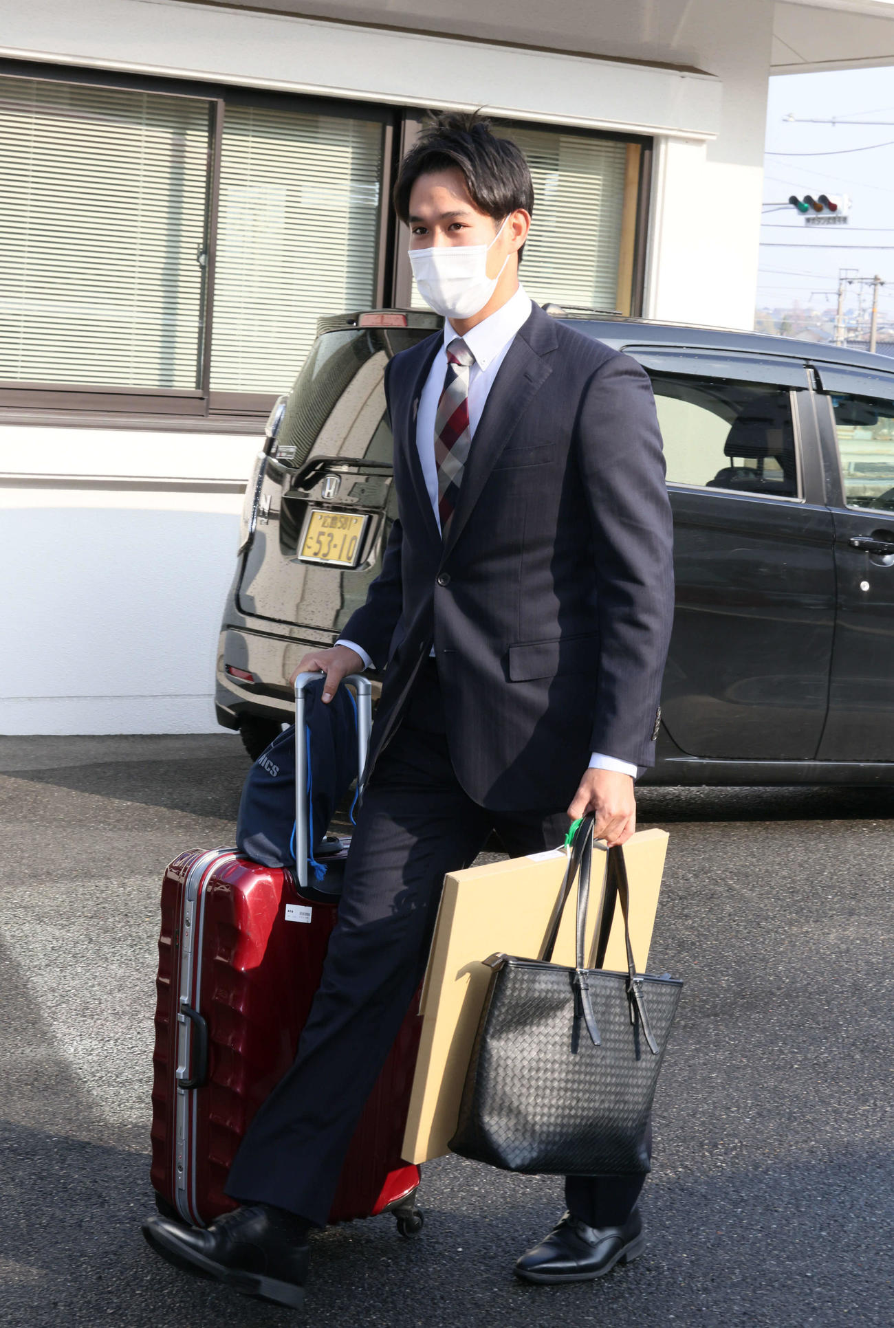 広島新入団選手入寮　ドラフト6位の長谷部（撮影・加藤孝規）