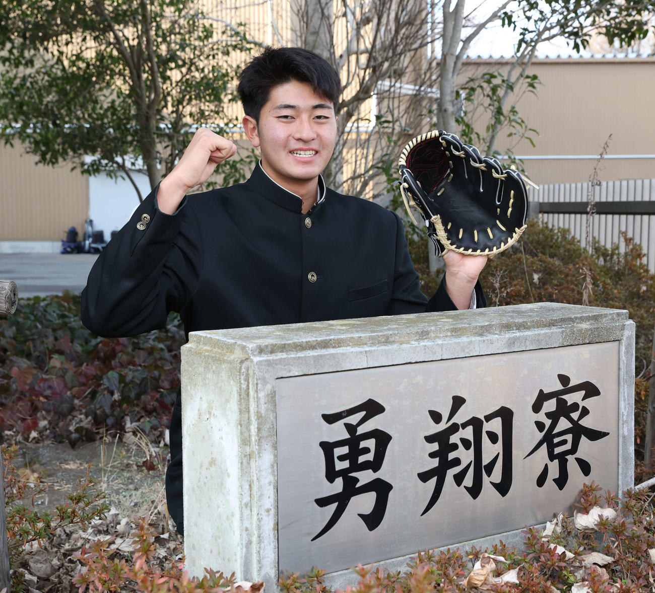 入寮し意気込む日本ハム安西（撮影・黒川智章）