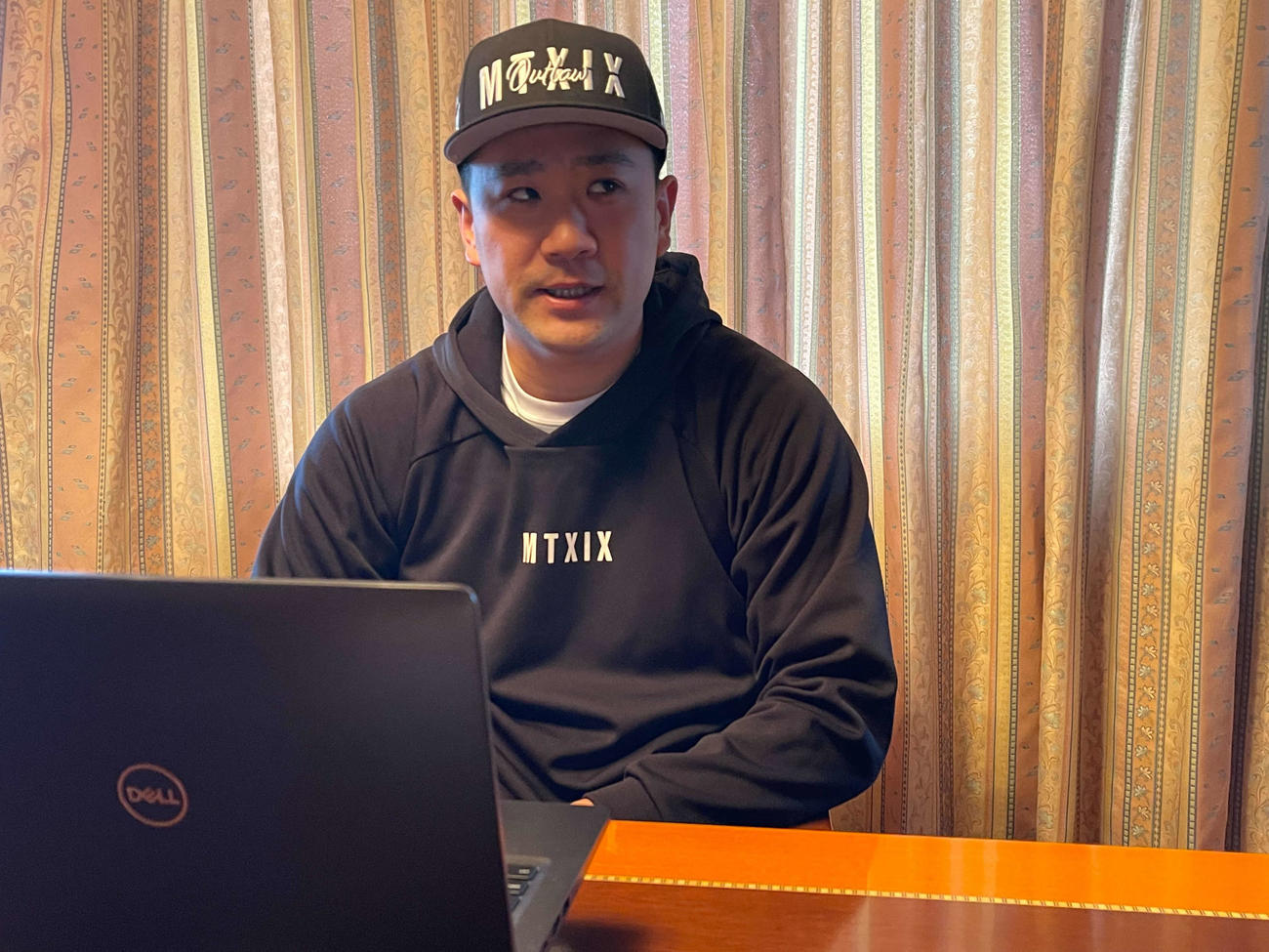 契約更改を終えてオンラインで取材対応する楽天田中将（球団提供）