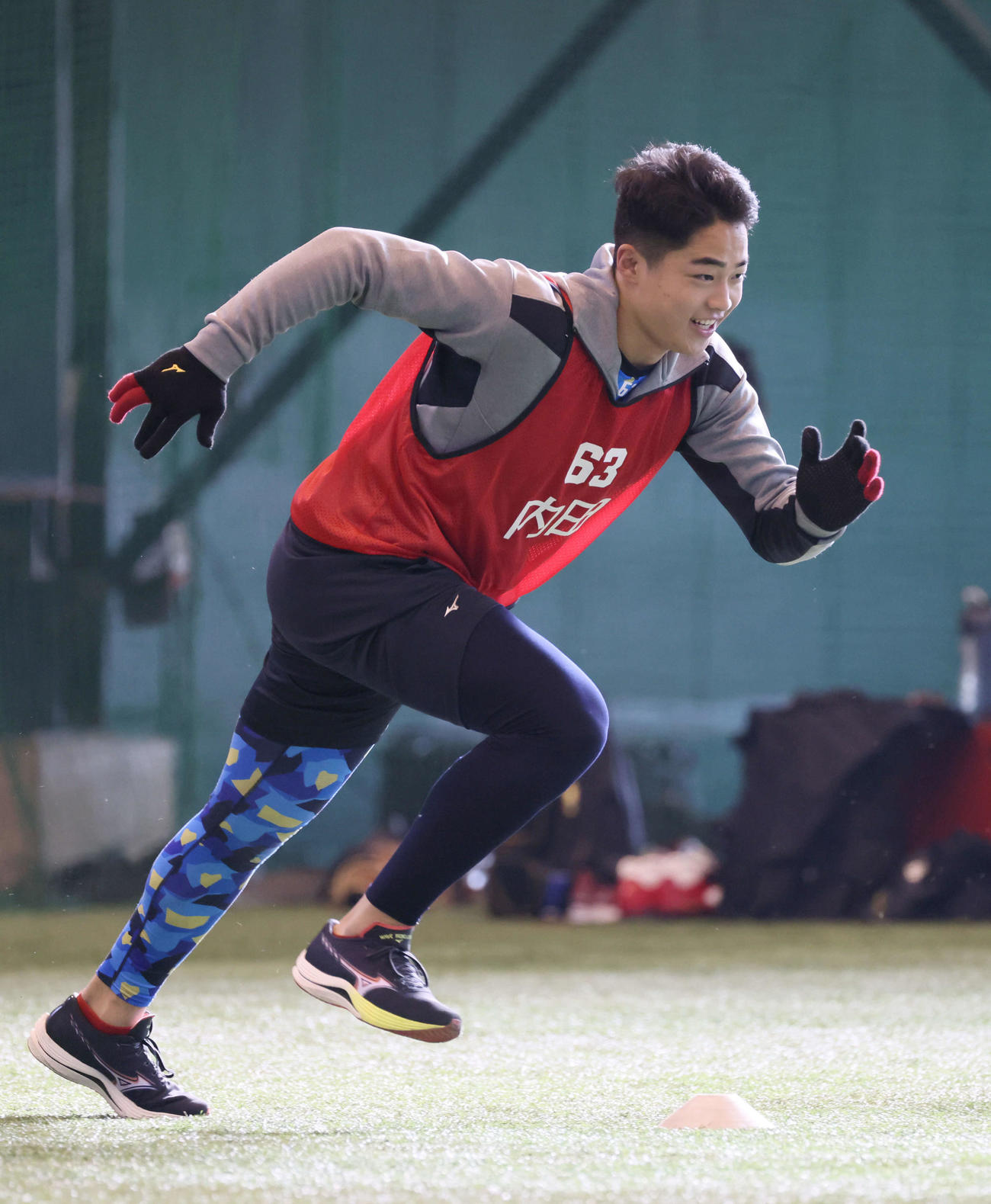 広島新人合同自主トレ　走り込むドラフト2位の内田（撮影・加藤孝規）