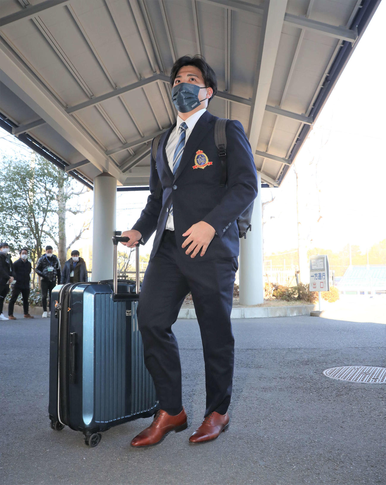 8日、入寮する日本ハム金村（撮影・黒川智章）