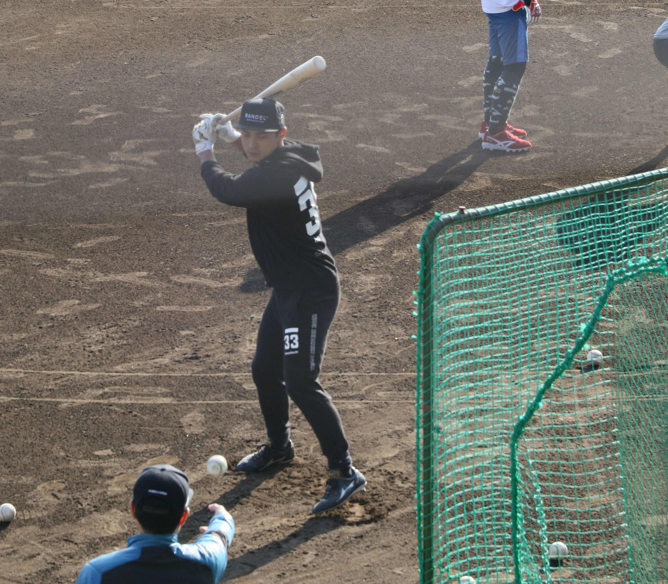 阪神熊谷は静岡庵原球場で広島菊池らと自主トレ（撮影・佐井陽介）
