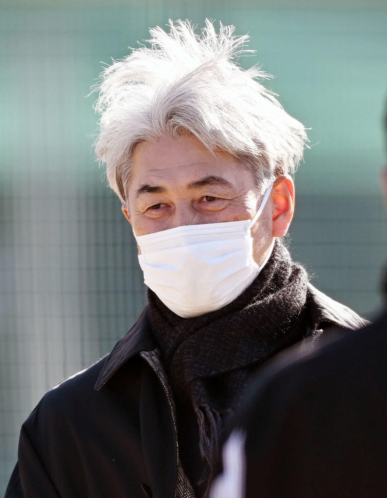 ロッテ新人合同自主トレの視察に訪れた吉井監督（撮影・滝沢徹郎）