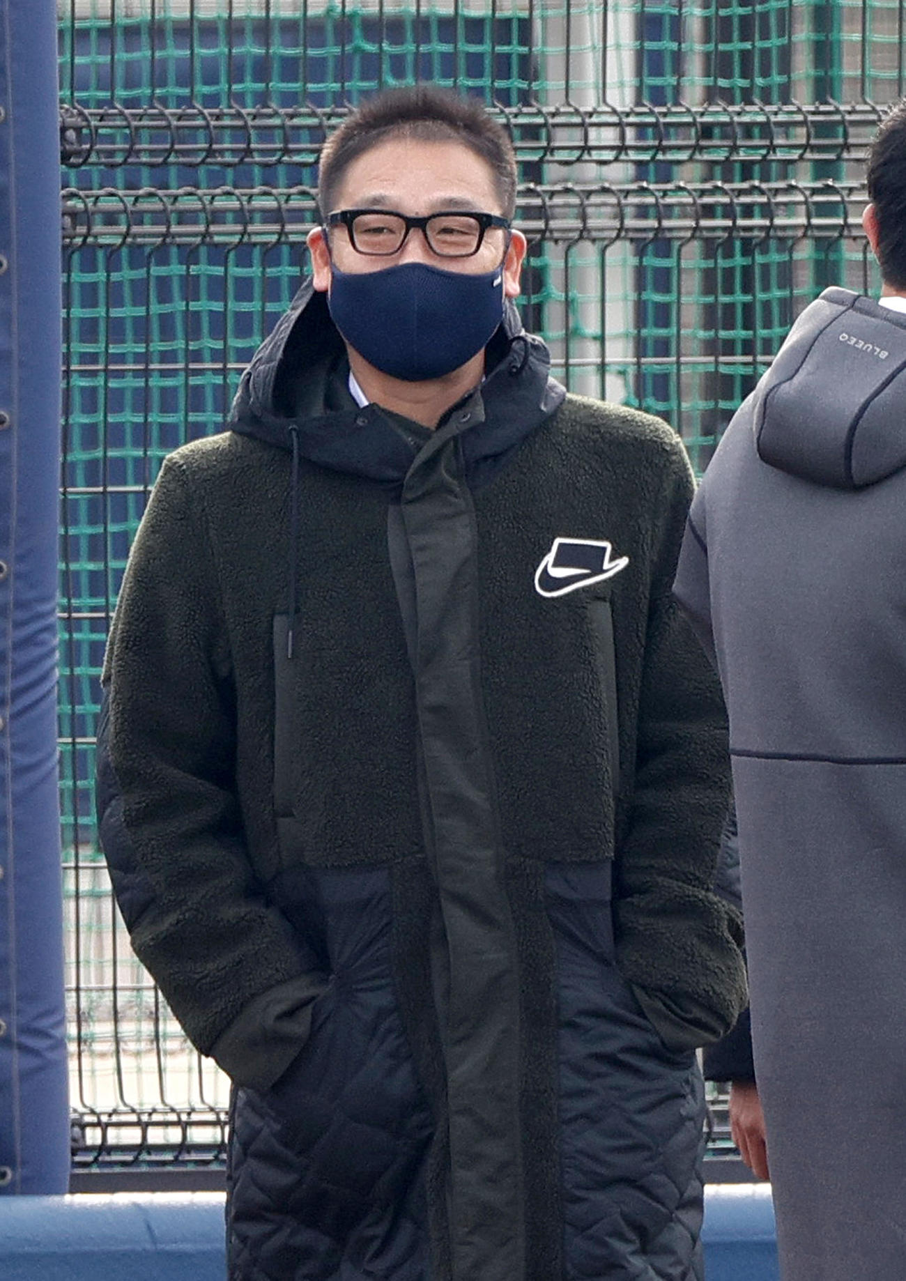 新人合同自主トレを視察するオリックス中嶋監督（撮影・上山淳一）