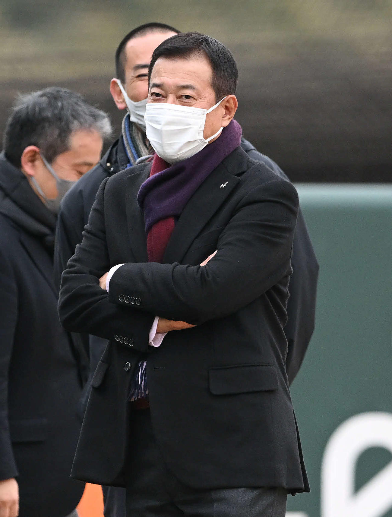 巨人新人合同自主トレの視察に訪れた原監督（撮影・滝沢徹郎）