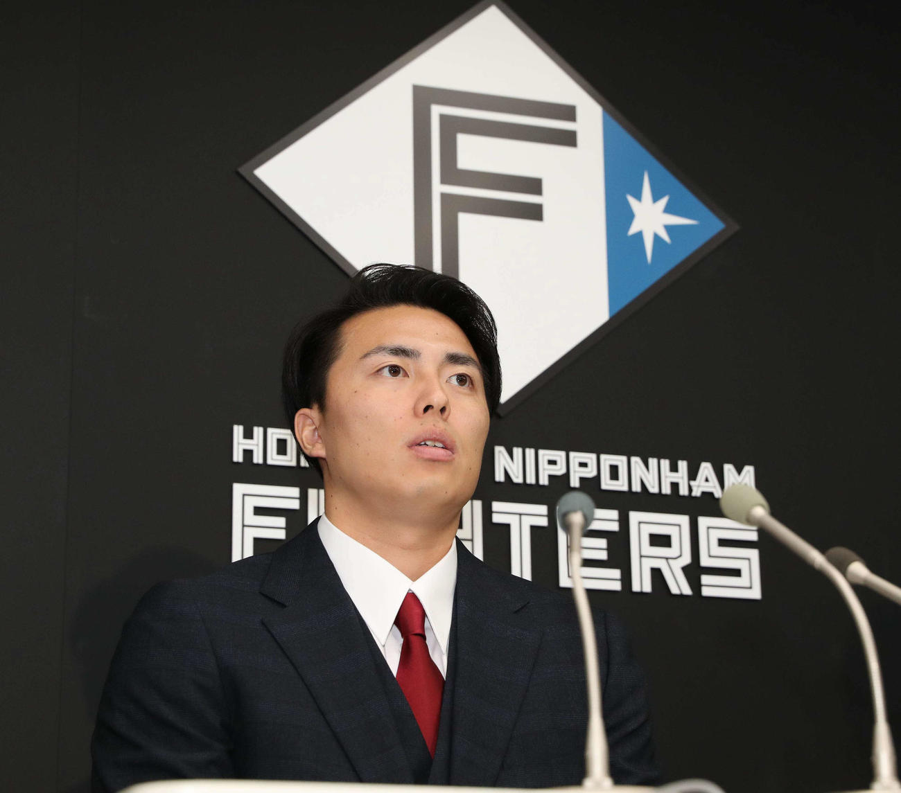 日本ハム入団会見で話す田中正義（撮影・黒川智章）