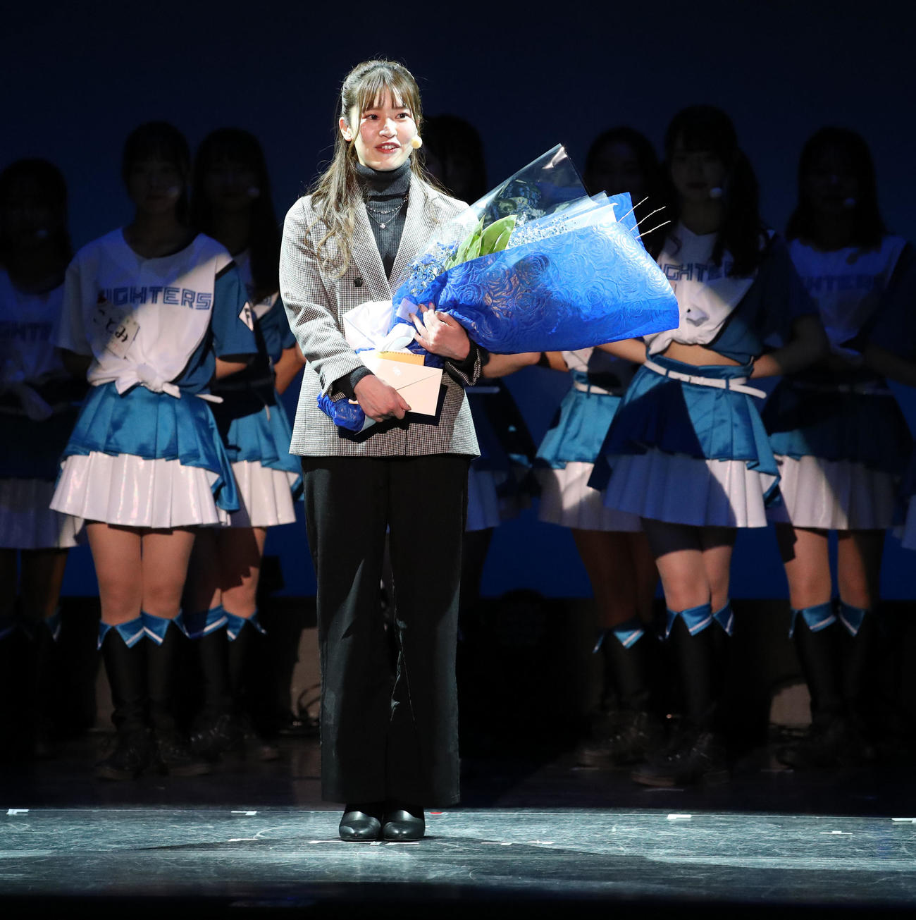 卒業セレモニーであいさつをする浜野亜里紗さん（撮影・佐藤翔太）