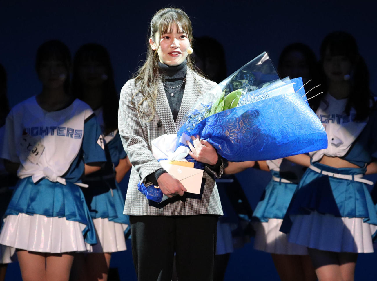 卒業セレモニーであいさつをする浜野亜里紗さん（撮影・佐藤翔太）