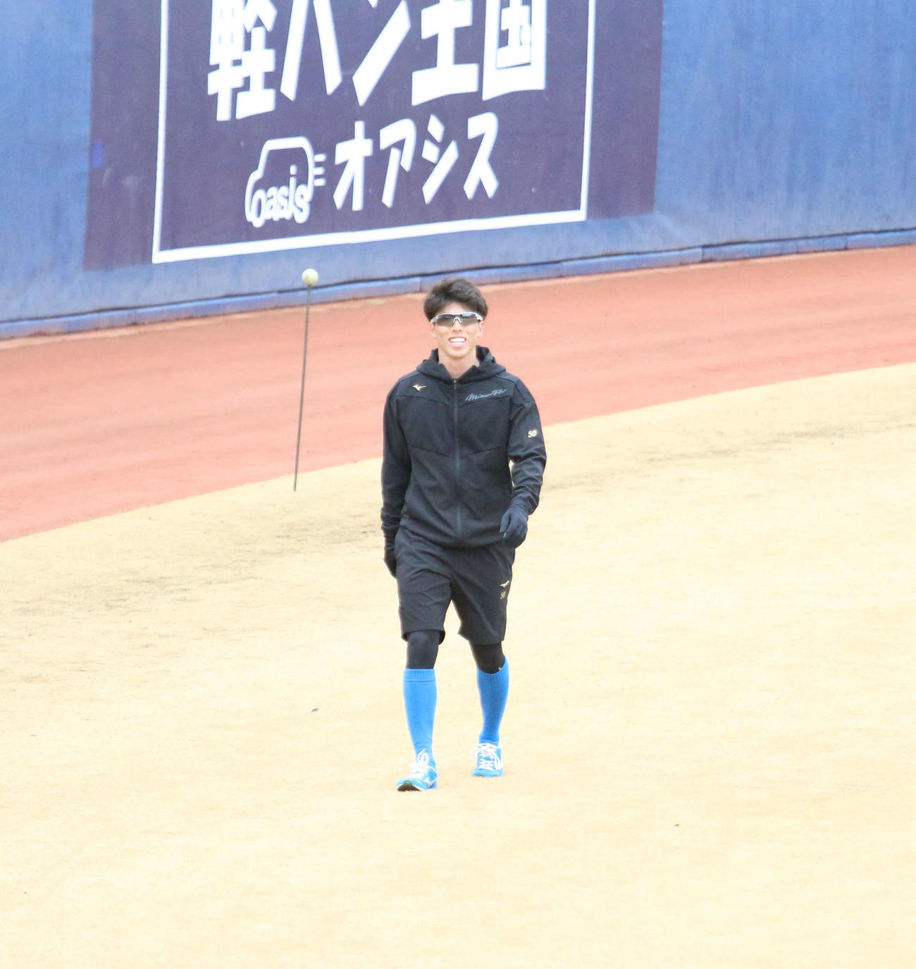 千葉・鎌ケ谷の球団施設で自主トレを行った日本ハム五十幡（撮影・木下大輔）