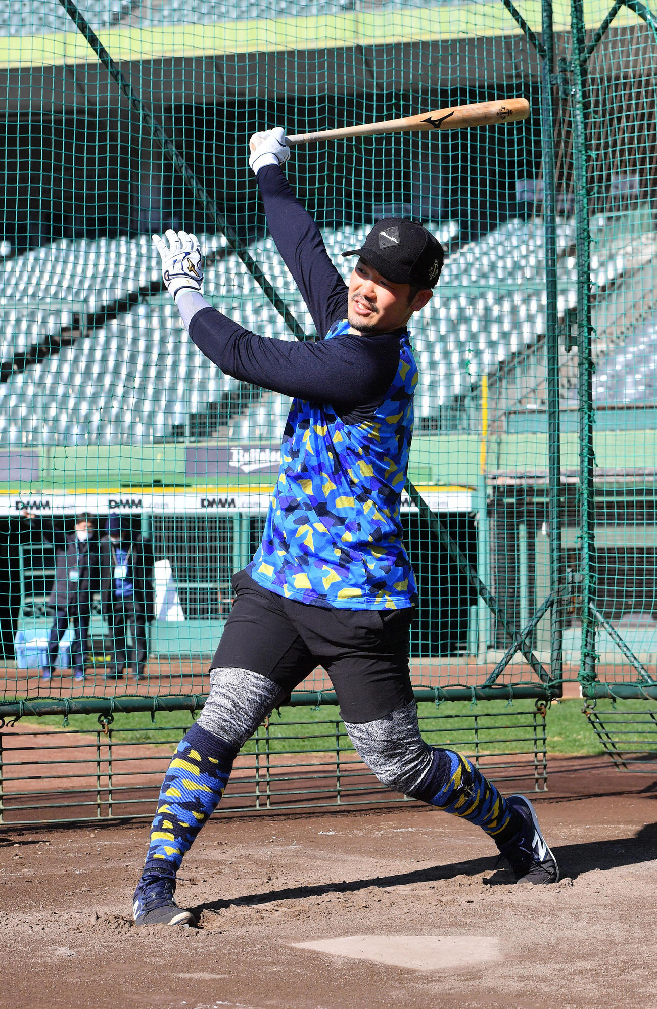 自主トレを公開し、フリー打撃を行うオリックスオリックスTー岡田（撮影・和賀正仁）