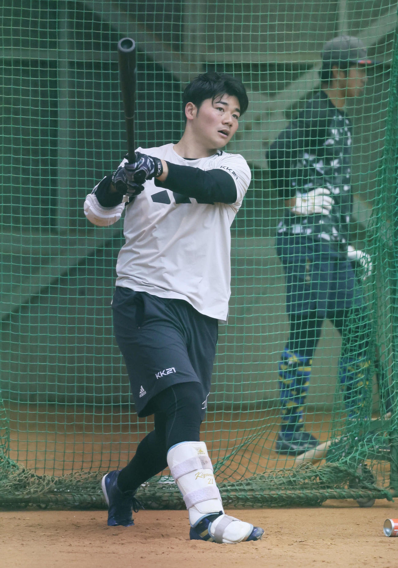 ソフトバンク柳田合同自主トレ　打撃練習をする日本ハム清宮（撮影・加藤孝規）