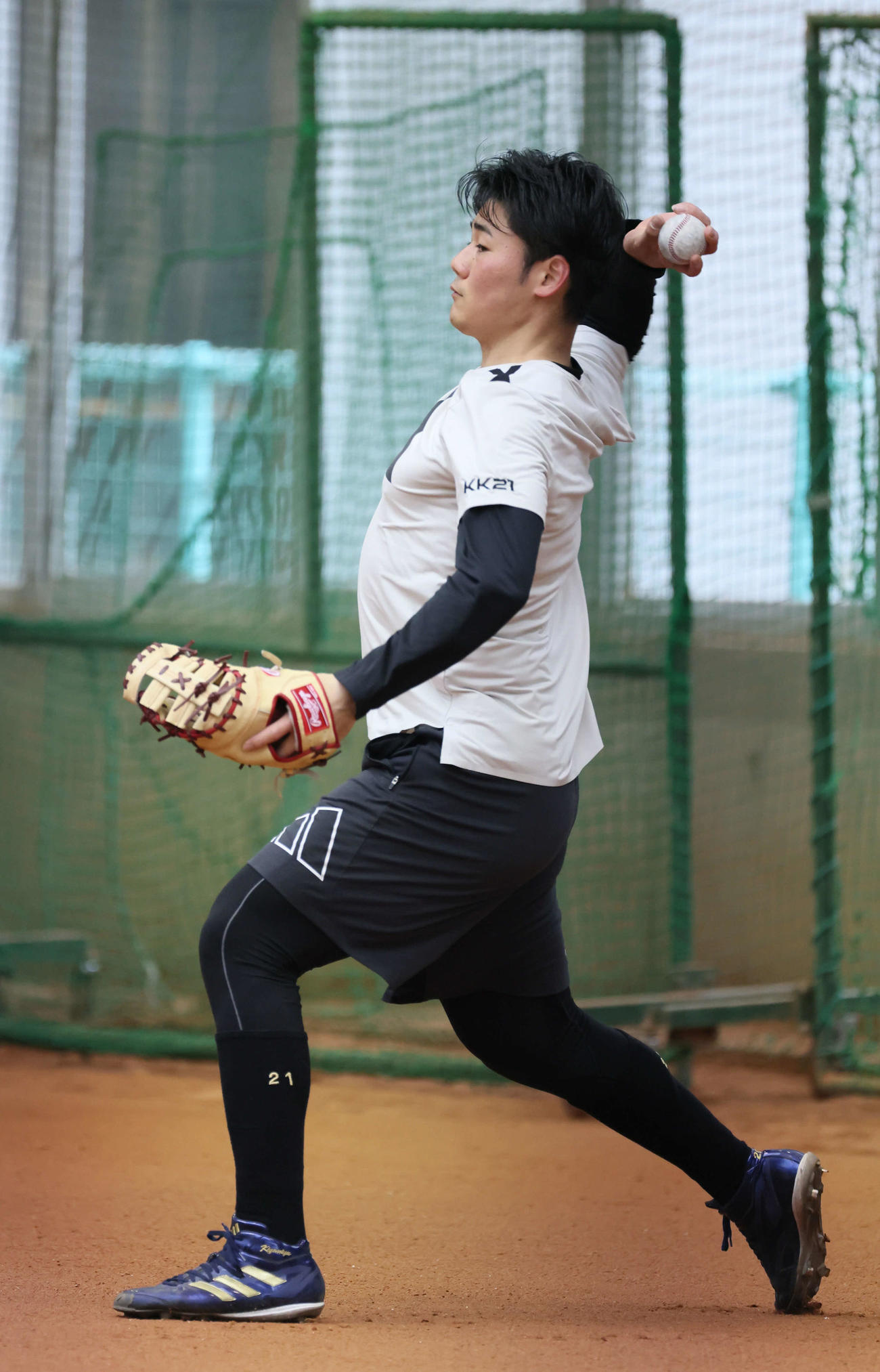 ソフトバンク柳田合同自主トレ　キャッチボールをする日本ハム清宮（撮影・加藤孝規）