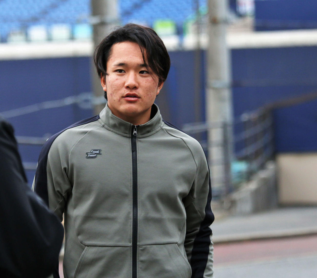 千葉・鎌ケ谷で新人合同自主トレに参加した日本ハム奈良間（撮影・木下大輔）
