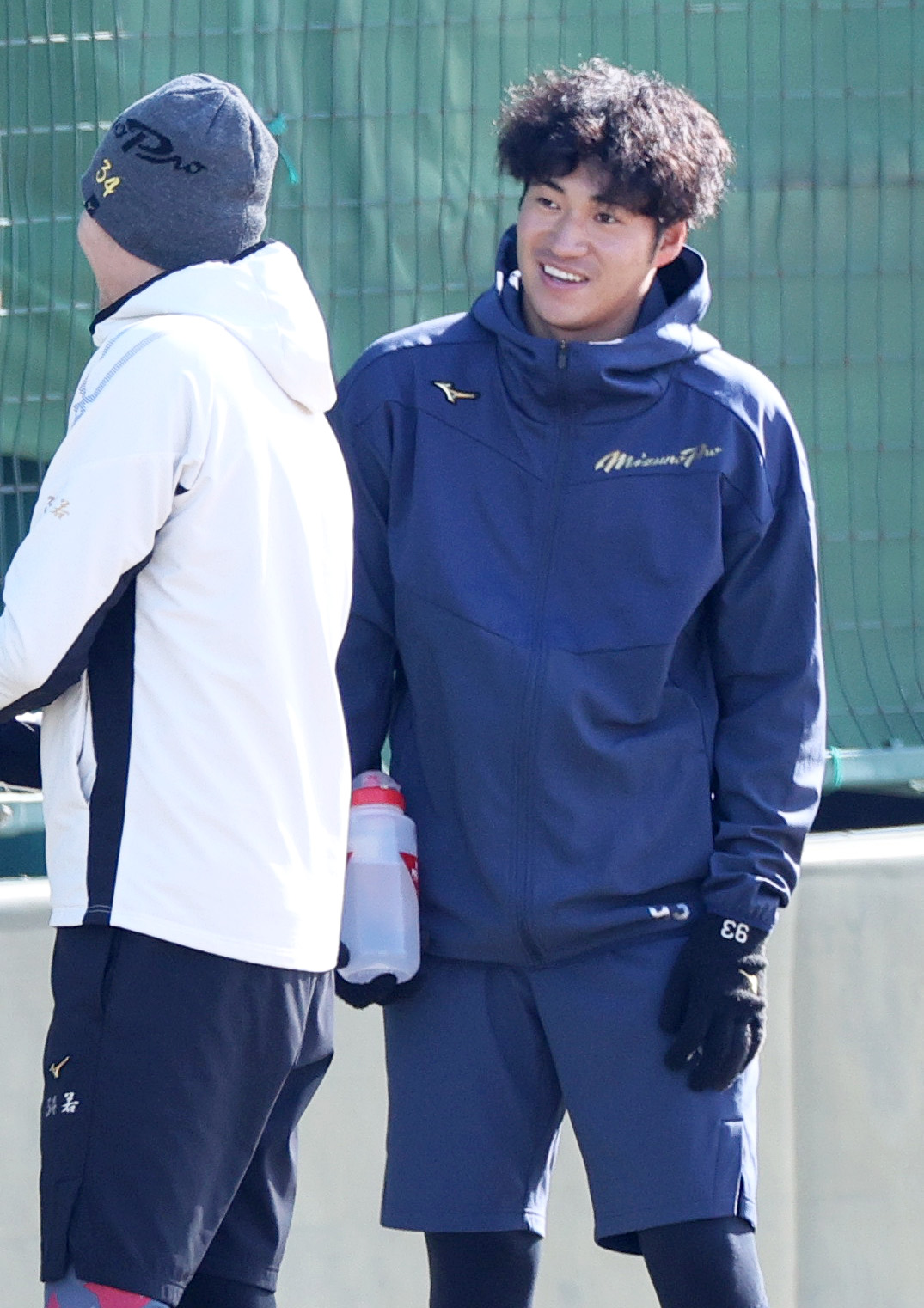 鳴尾浜球場で自主トレする岩田（撮影・上山淳一）