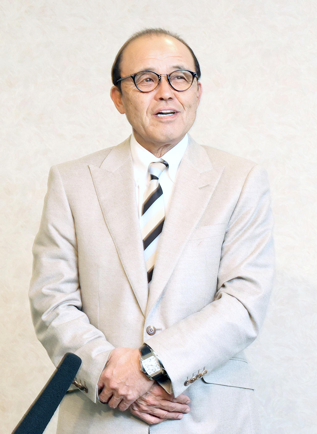 阪神の合同スタッフ会議を終え会見する岡田監督（撮影・上山淳一）