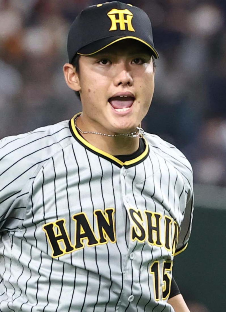 昨季の阪神ビジター用ユニホーム姿の西純（2022年5月1日撮影）