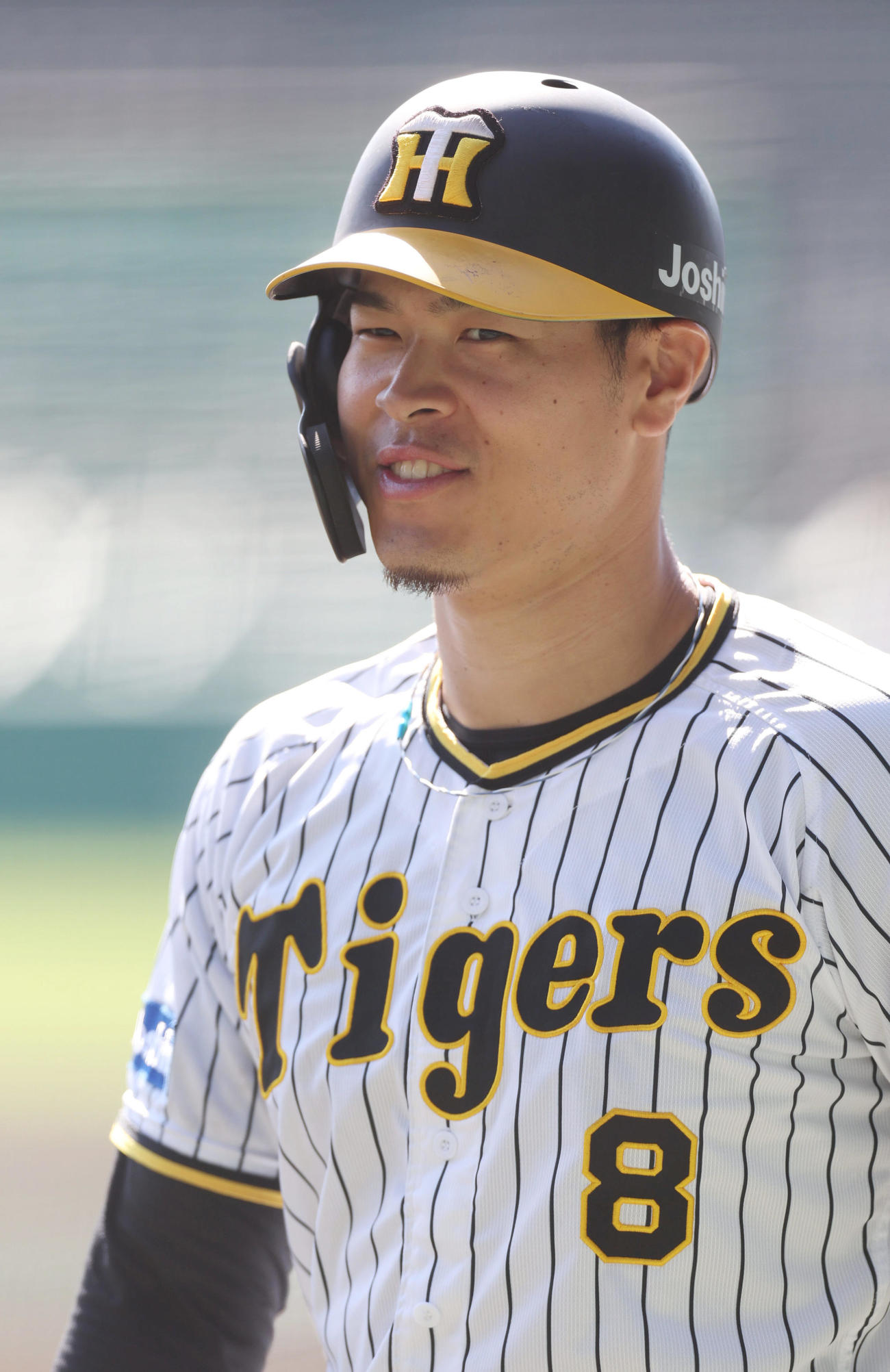 昨季の阪神ホーム用ユニホーム姿の佐藤輝（2022年10月31日撮影）