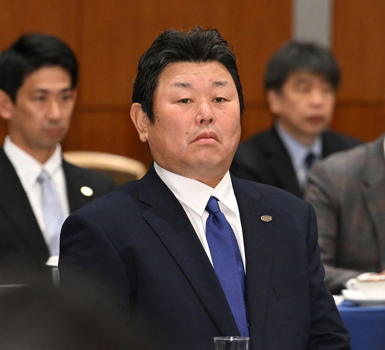 巨人スタッフミーティングに臨む大久保打撃チーフコーチ（撮影・滝沢徹郎）