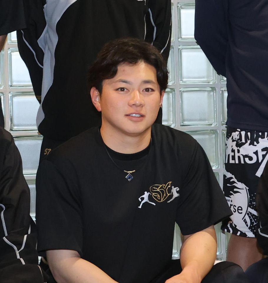 ヤクルト成田翔（2023年1月14日撮影）