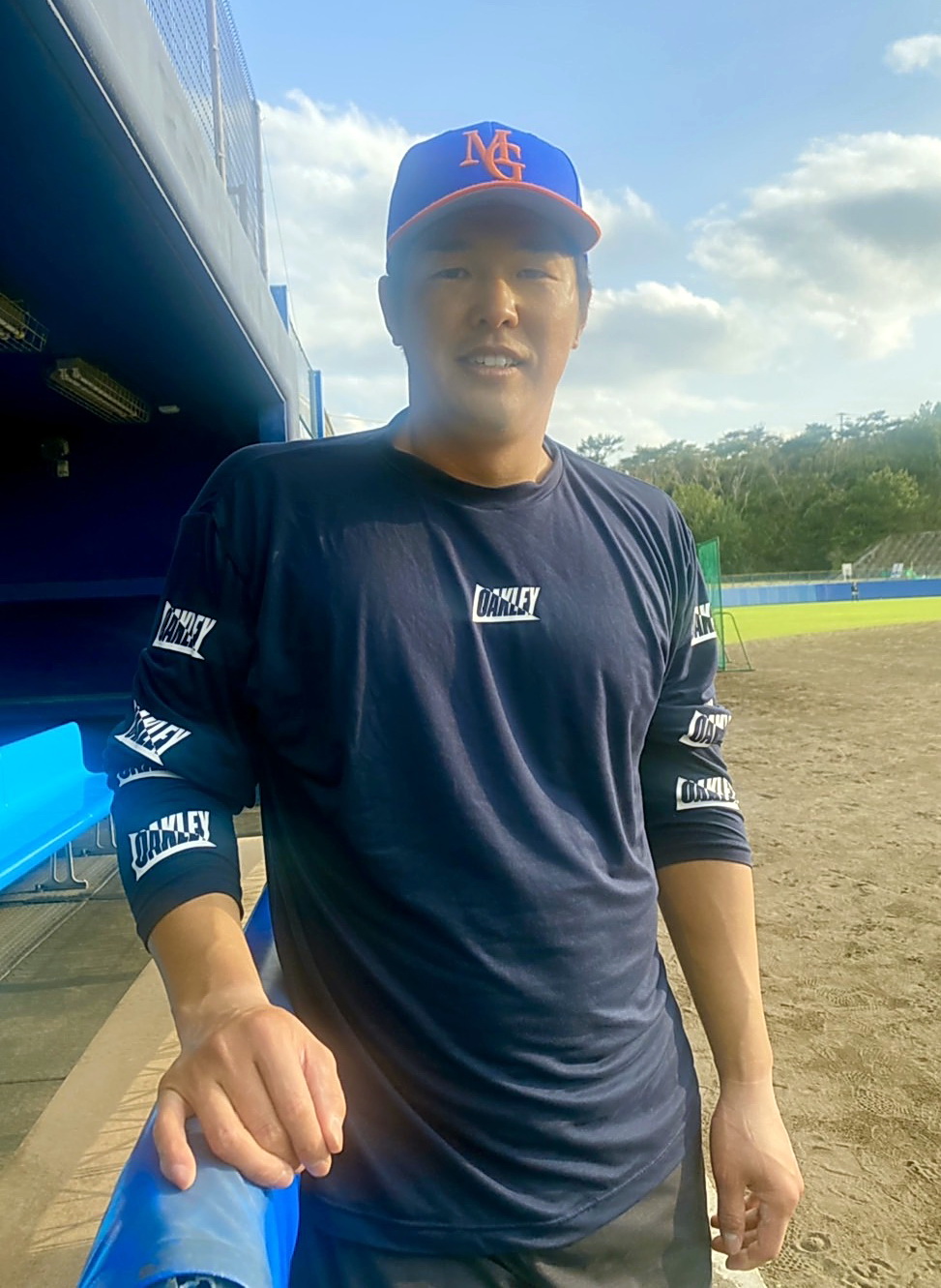 沖縄県内での自主トレで充実した表情を見せるロッテ中村奨（球団提供）