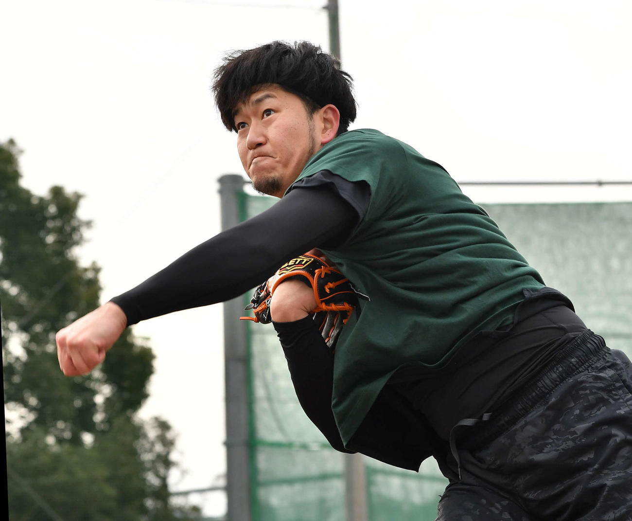 キャッチボールを行う岩貞（撮影・岩下翔太）