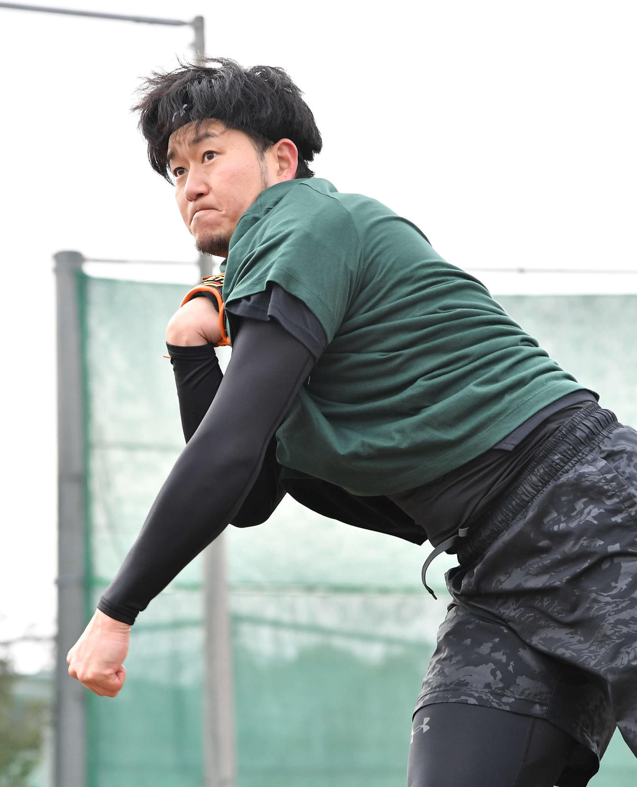 キャッチボールを行う岩貞（撮影・岩下翔太）