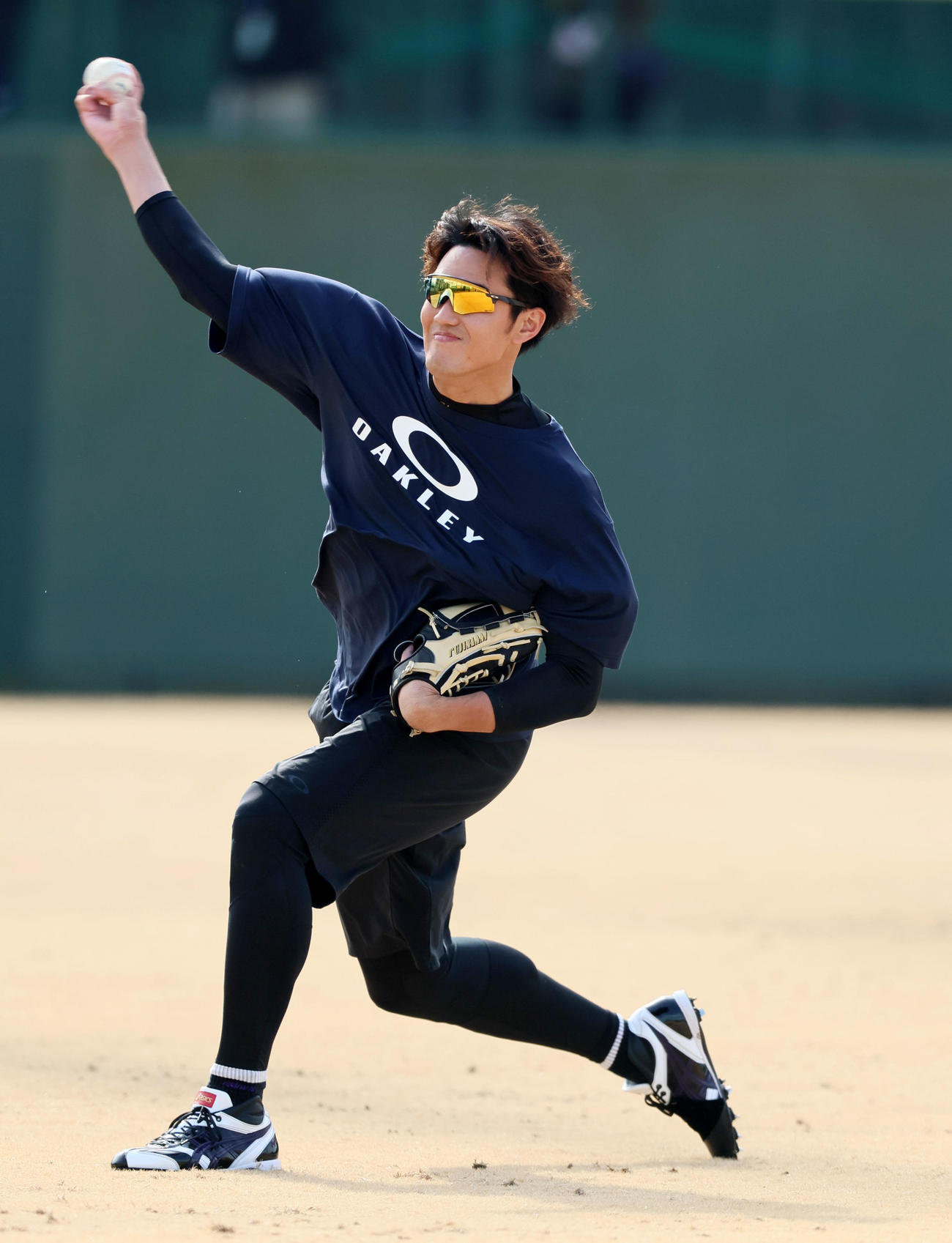 キャッチボールする藤浪（2023年1月22日撮影）