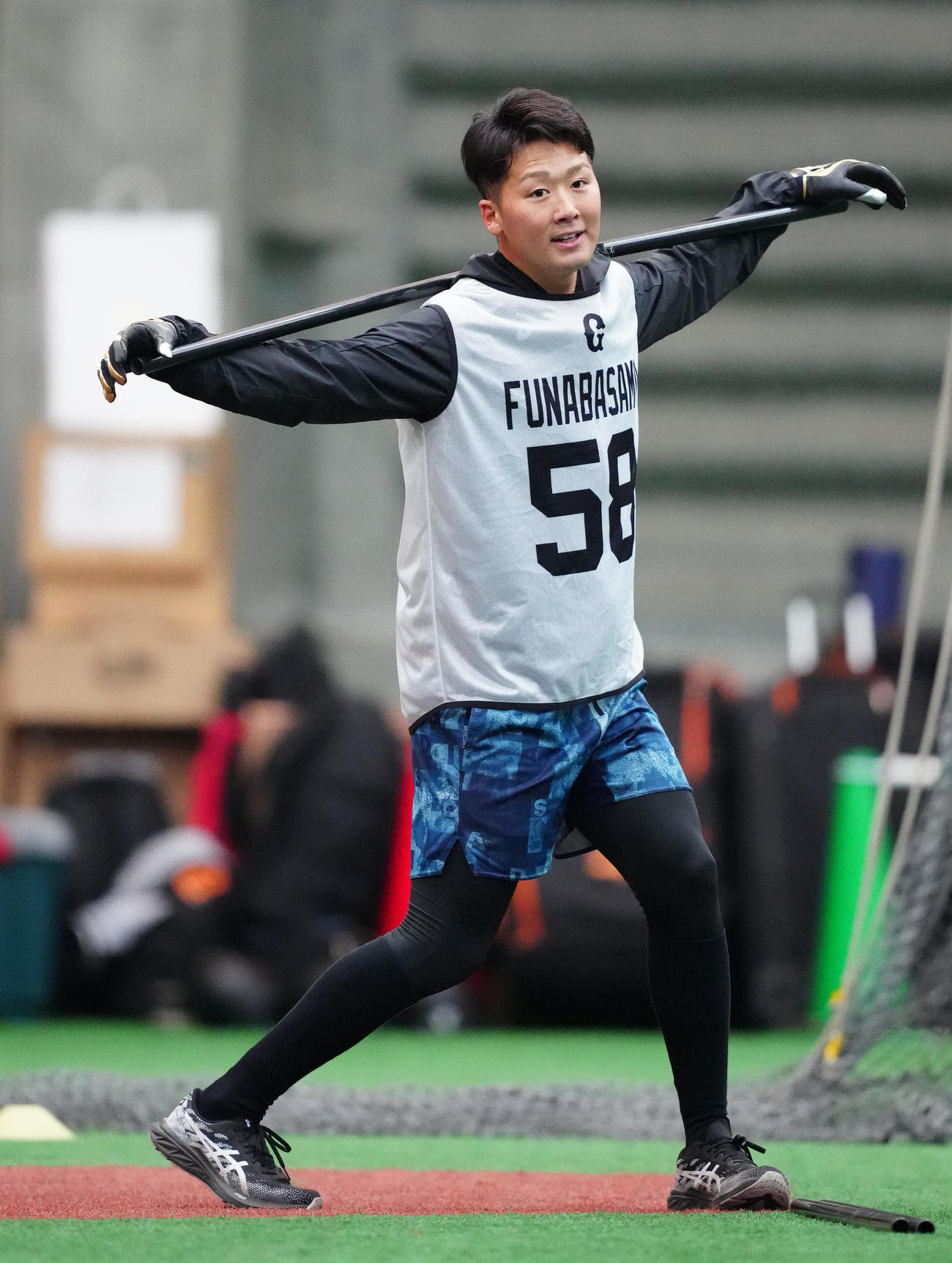 新人合同自主トレに臨む巨人ドラフト5位の船迫（撮影・江口和貴）